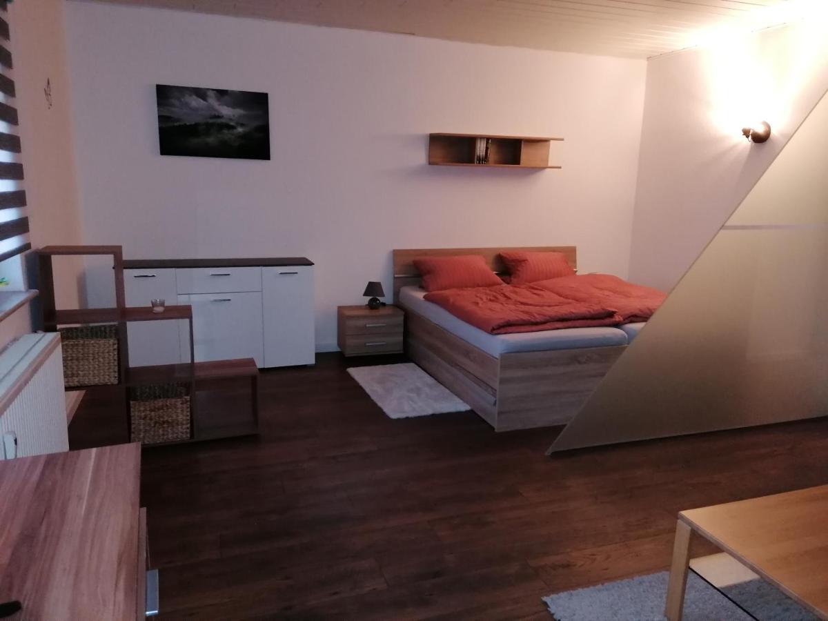 Am Stadtrand Von *